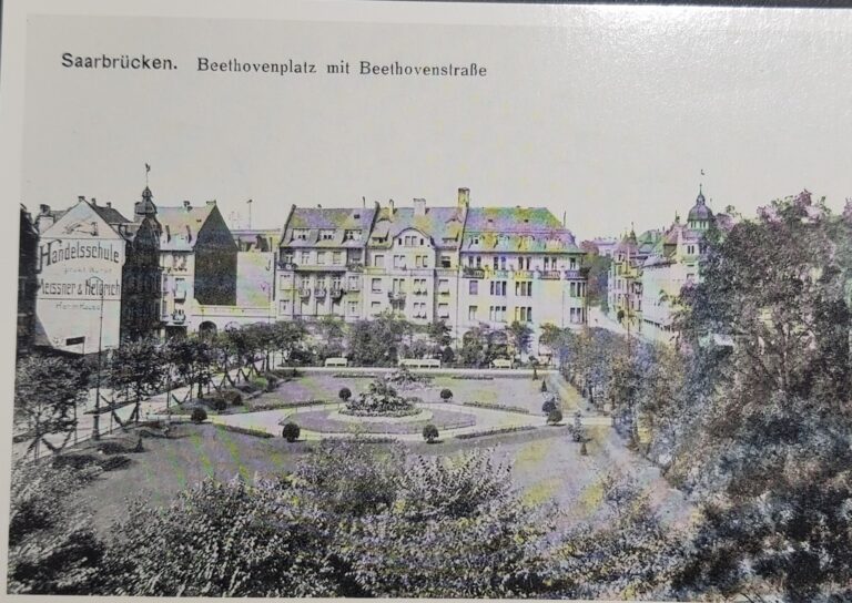 Beethovenplatz – ein trauriges Beispiel für die versiegelte, autogerechte Stadt Saarbrücken